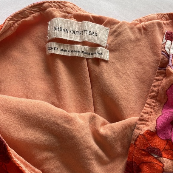 Urban Outfitters floral mini skirt size XS - Picture 2 of 3